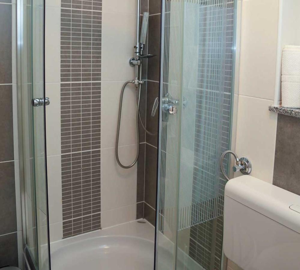 Adrian-Apartments-51511-Malinska-Otok-Krk Primorska 21 Eksteriør billede