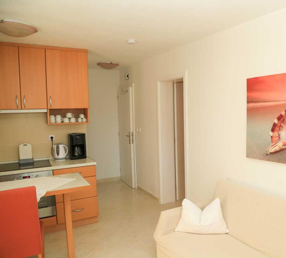 Adrian-Apartments-51511-Malinska-Otok-Krk Primorska 21 Eksteriør billede