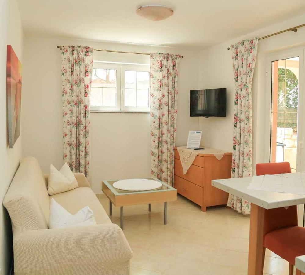 Adrian-Apartments-51511-Malinska-Otok-Krk Primorska 21 Eksteriør billede